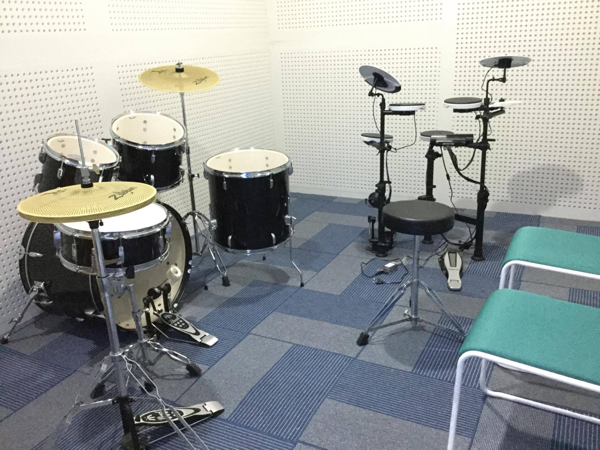 Học đánh trống jazz