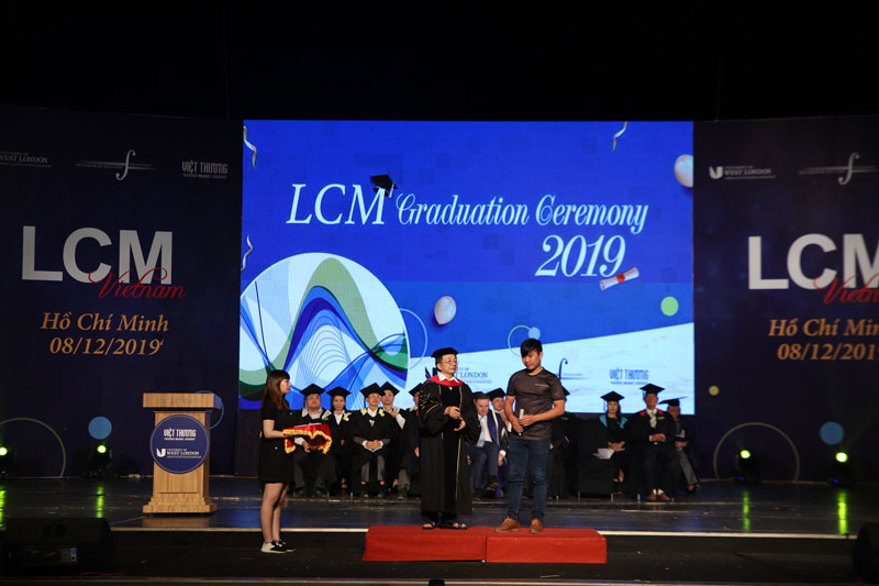 anh-lcm-tai-hcm-7 LCM hiện đang là một trong những chứng chỉ âm nhạc có giá trị trên toàn thế giới, do trường London College of Music cung cấp và được được Văn phòng Quản Lý Trình độ và Khảo Thí Quốc Gia Anh công nhận và đảm bảo