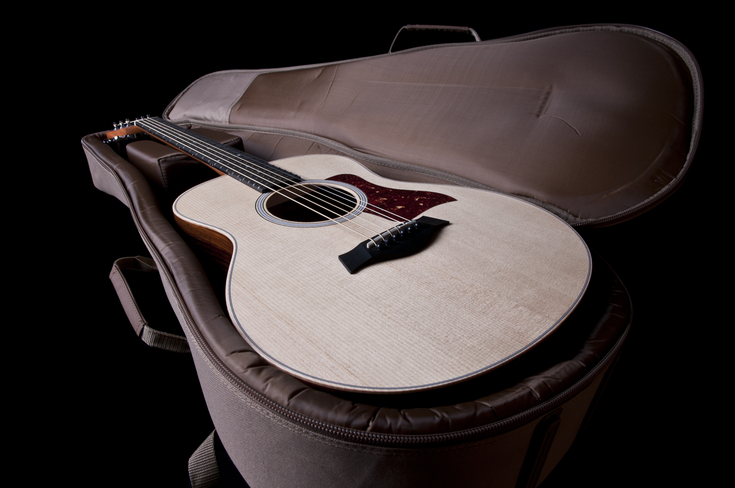 Chọn mua Phụ kiện đi kèm khi mua đàn GUITAR Chọn mua Phụ kiện đi kèm khi mua đàn GUITAR