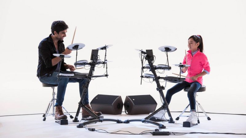 be-danh-trong-1-800x450-1 trống cho bé