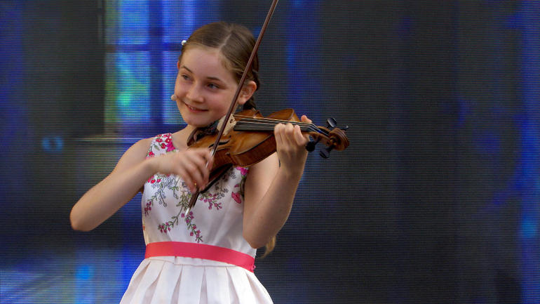 Loại đàn nào phù hợp cho bé từ 9 - 11 tuổi