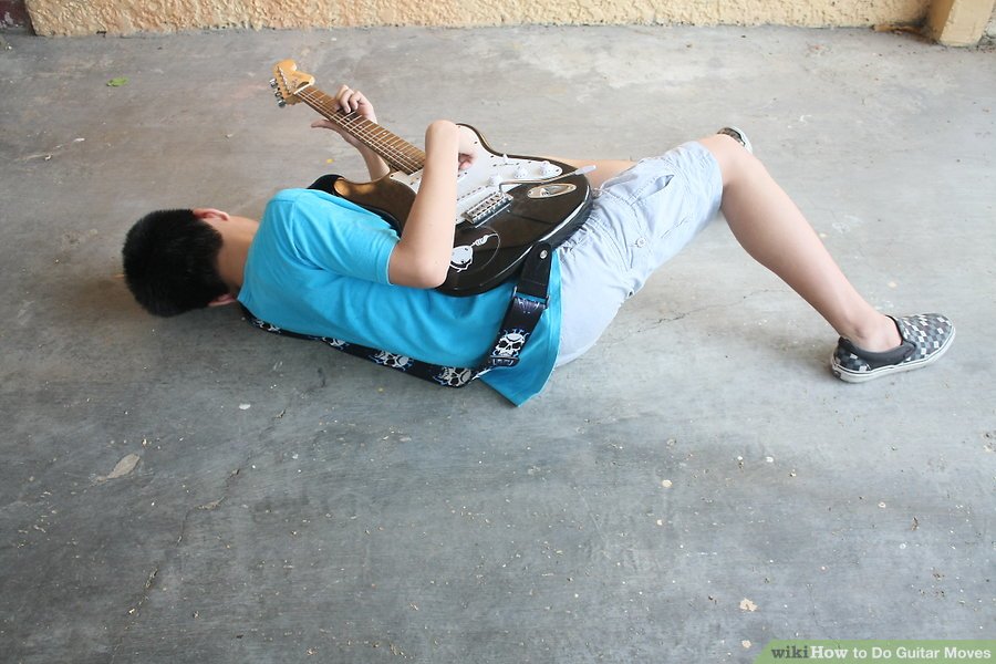 choi-guitar-kieu-thang-he