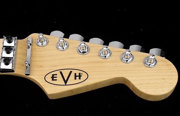 Tên thương hiệu đàn Guitar EVH