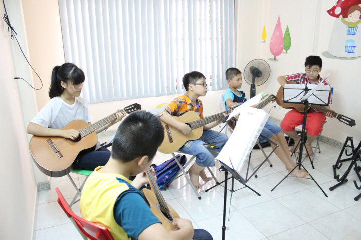 Địa chỉ lớp học đàn guitar giá rẻ tại Hà Nội Địa chỉ lớp học đàn guitar giá rẻ tại Hà Nội