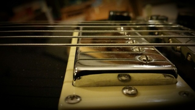 GUITAR có âm thanh bị RÈ và nhiều TẠP ÂM