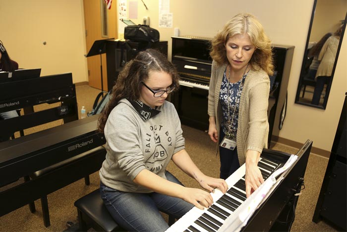 hoc-dan-piano-tai-trung-tam học đàn piano tại trung tâm