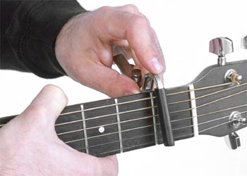 huong-dan-cach-dung-capo-guitar-dung-cach-3