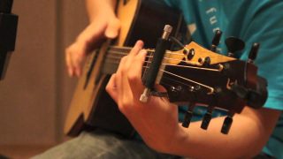 khoa-hoc-dan-guitar-cap-toc-nhanh-nhat-2-320x180-1
