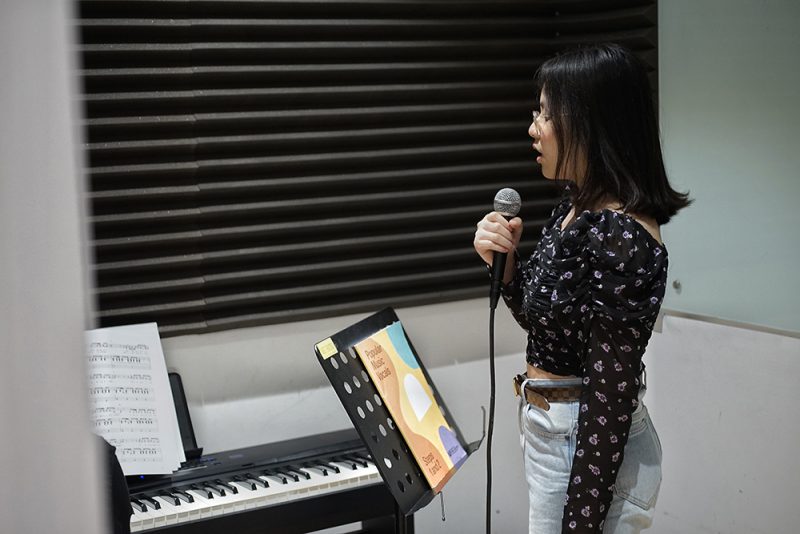 lop-nhac-viet-thuong-music-tai-hcm_13-800x534-1 học thanh nhạc tại việt thương music