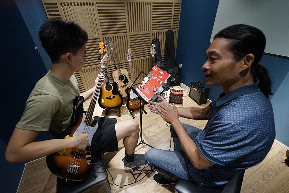 Nhiều nghiên cứu cho thấy biết đánh guitar hấp dẫn người khác phái