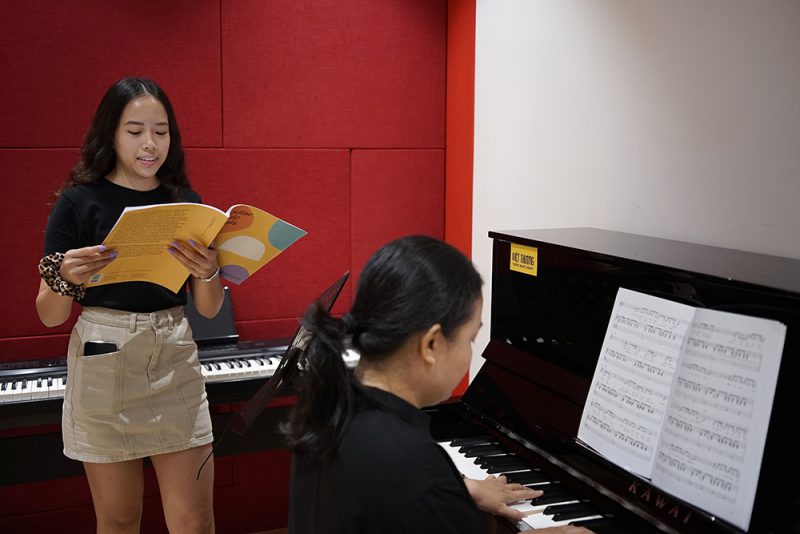 lop-nhac-viet-thuong-music-tai-hcm_8-800x534-1 học thanh nhạc tại việt thương music