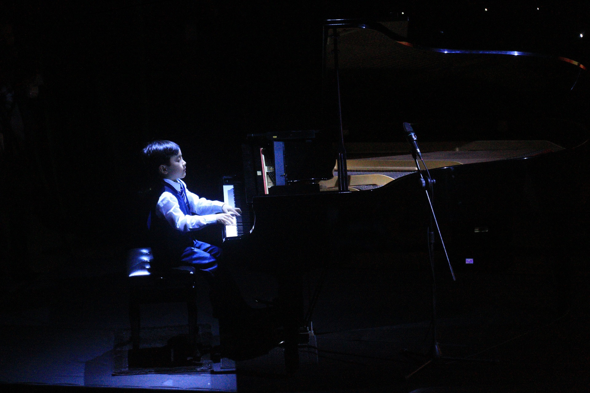 Hướng dẫn và Kinh nghiệm khi mua đàn Piano để luyện thi Hướng dẫn và Kinh nghiệm khi mua đàn Piano để luyện thi