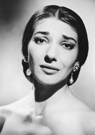 maria-callas-headshot Callas, một sự hòa quyện tuyệt vời của kĩ thuật và cảm xúc, cảnh giới của diễn bằng giọng hát.