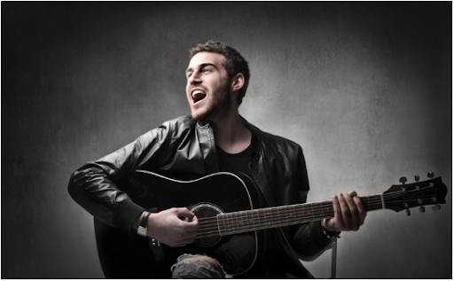 nhung-anh-chang-biet-choi-guitar Một anh chàng chơi guitar hay là điển hình của sự lãng mạn