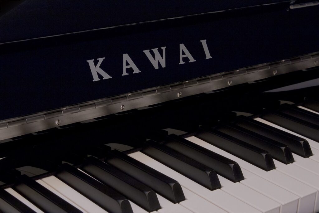 Nên mua đàn Piano cơ mới hay Piano cơ cũ?