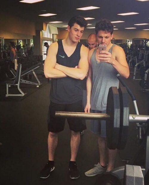 tin-don-hen-ho-voi-charlie-puth-500x620-1 Charlie Puth