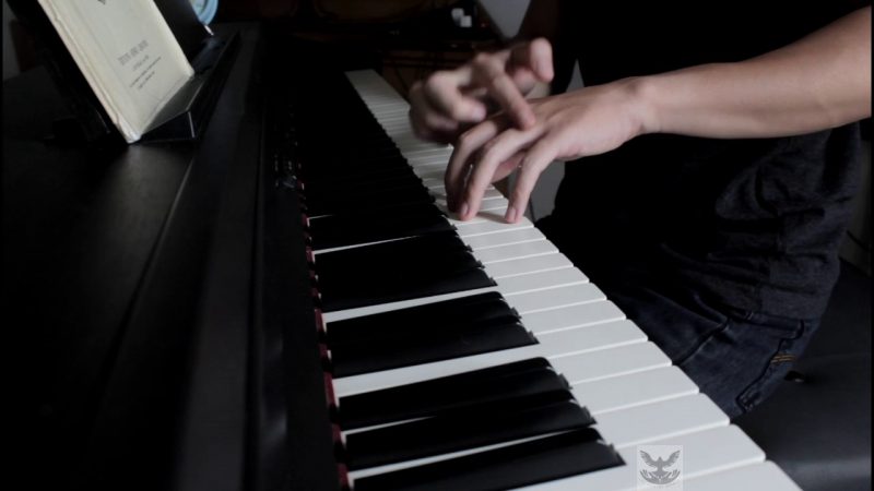 vi-tri-dat-tay-800x450-1 đặt tay trên phím đàn