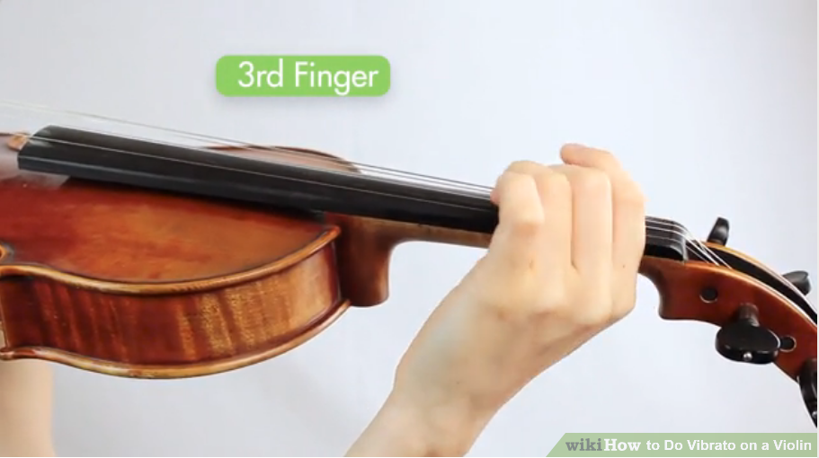 Trước tiên bạn nên thử vibrato trước khi thực sự chơi đàn và cố gắng thực hành thật chậm